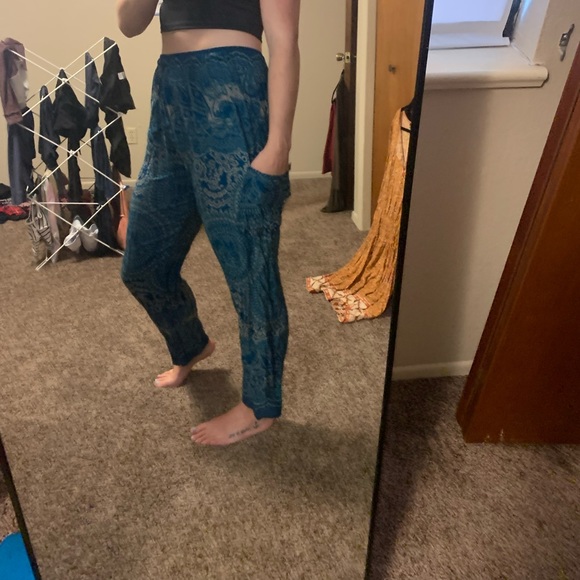 The elephant pant. Size medium - Picture 2 of 4